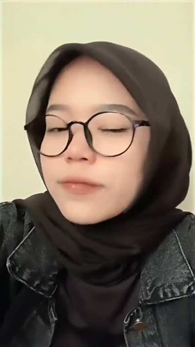 spit and hijab