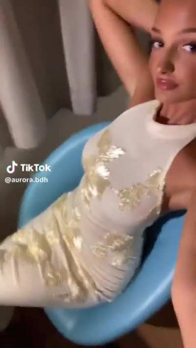 Aurora (@aurorabdh)