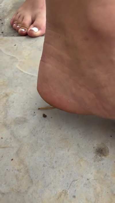 Barefoot squish