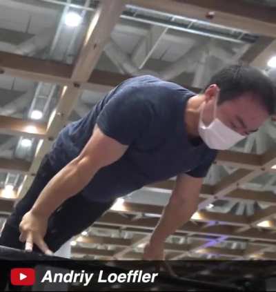 Guy does planche on 2 fingers!