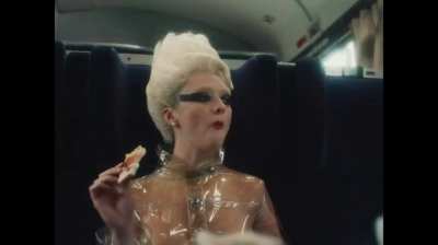 Maisie Williams livens up the morning commute in Pistol (2022)
