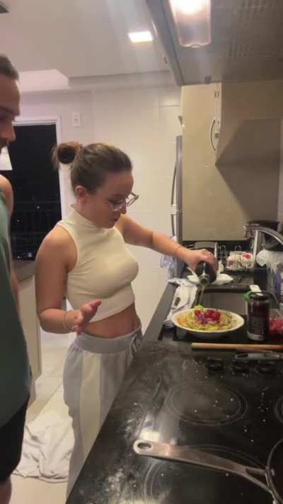 S&Oacute; CONSIGO OLHAR PARA OS PEITOS DELA NESSA LIVE Q ELA FEZ 🤤 PART 3