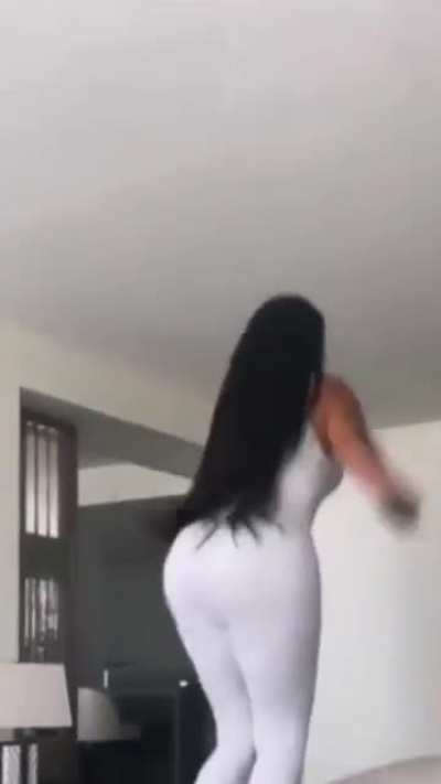 Jiggle 🍑🤍
