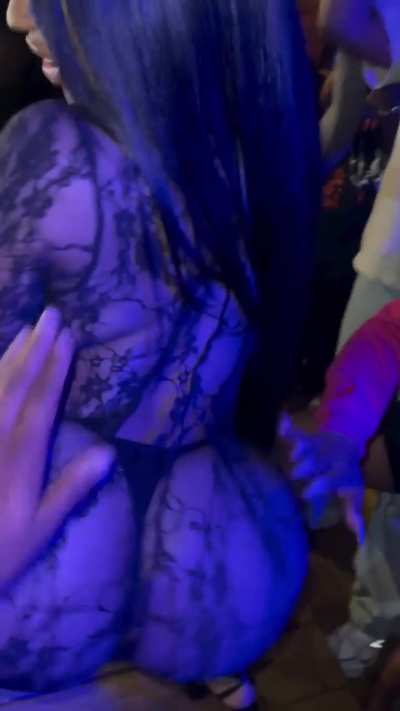 👀