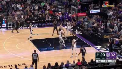 [Highlight] Trey Lyles bodies Bassey
