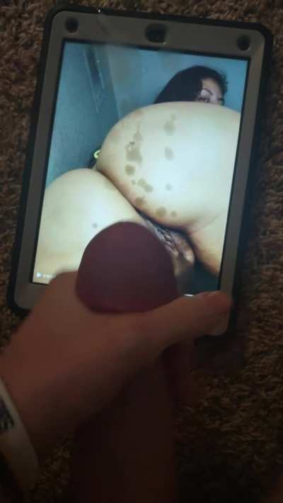 Nutting on a big booty latina 💦