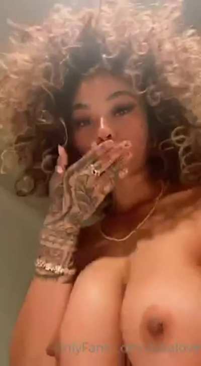 Afro Queen