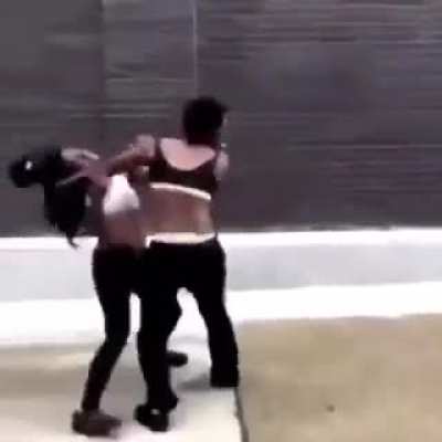 She took a smoke break mid fight