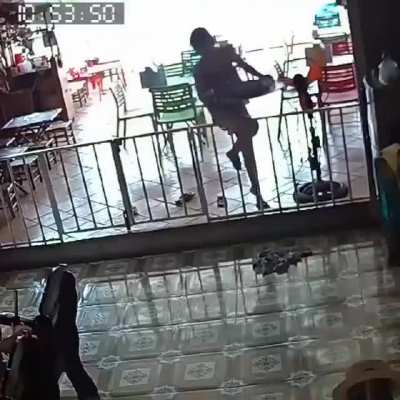 HMB I don't need to use the door.. see how I do it