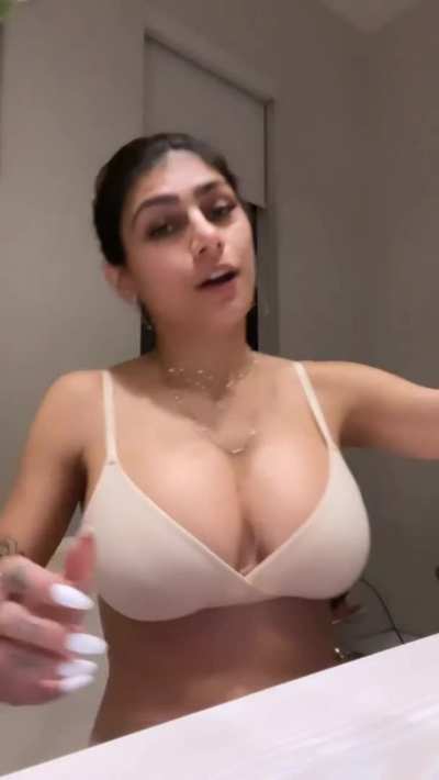 Deep cleavage