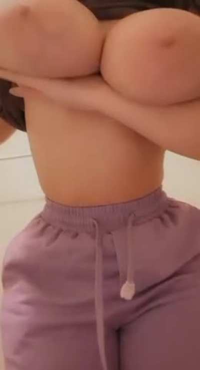 Huge natural titties on my 5&rsquo;1 frame