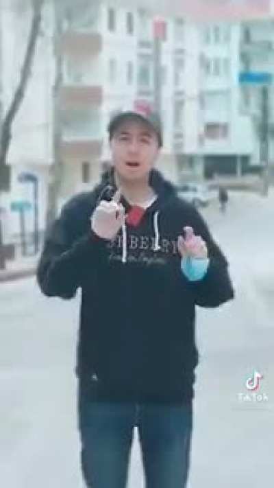 İyisin kanka. Senden g&uuml;zel tost olur. Arkadaşın olunca onun gibi davranıyorsun (?) Ama 3 ay sonra felan ge&ccedil;ince arkandan vuruyorlar. Senden &ouml;yle bişey g&ouml;rmedim &ccedil;&uuml;nk&uuml; sen (h)e....
