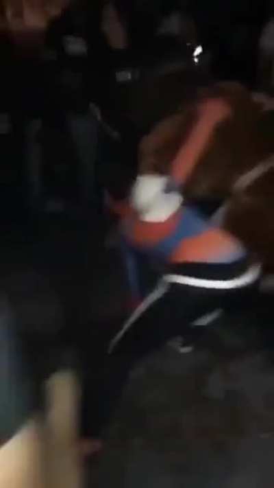 Homem aranha lutando com jesus em festa ao som de linkin park