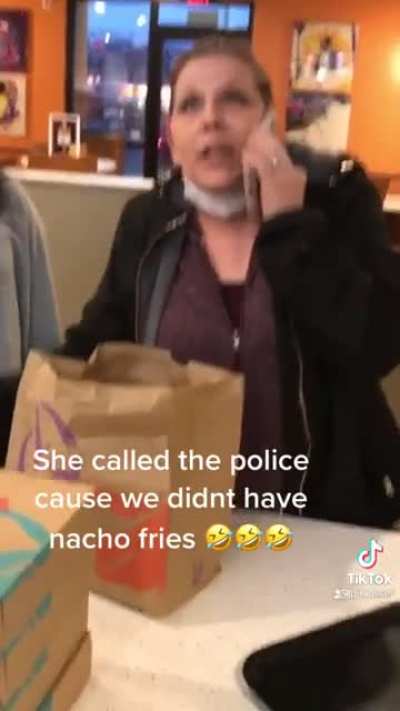 Woman calls police because Taco Bell ran out of Nacho Fries. Daughter dies inside