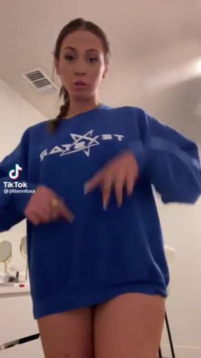 jilliannfoxx