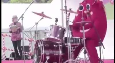 Drummer eventually unleashes all his power at child&rsquo;s party
