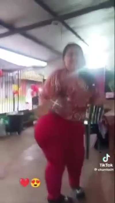 Curvy Madura