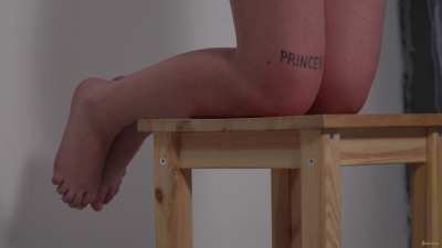 Kris in Stool Kneeling Challenge