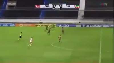 T&eacute;cnico Roberto Fernandes FELIZASSO com a velocidade do contra-ataque do CRB.
