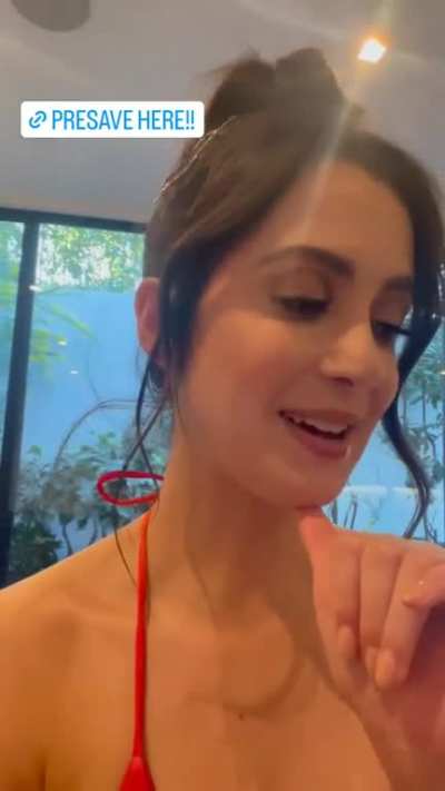 Laura Marano