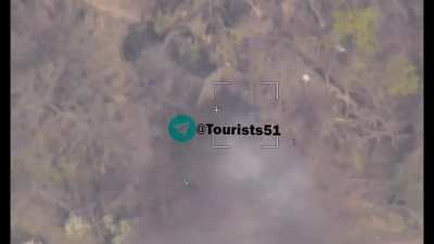 Lancet strikes on a howitzer? and T-64BV