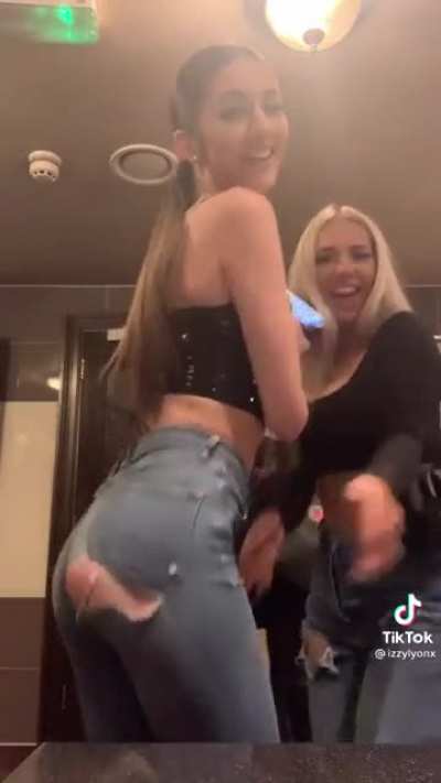 Teeny on the left wants her ass eaten