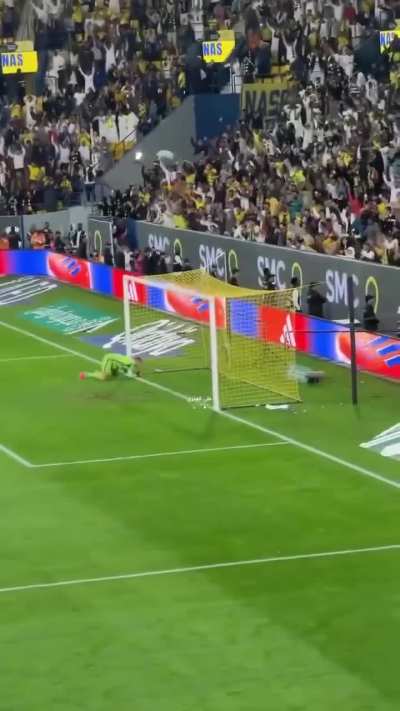 Ele &eacute; viciado em fazer gols de bicicleta