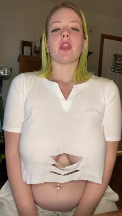 This is the only burp from the video where my tits don&rsquo;t sneak out of this top 😉