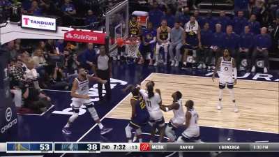 [Highlight] Poole goes right at Gobert at the rim and hangs for he layup