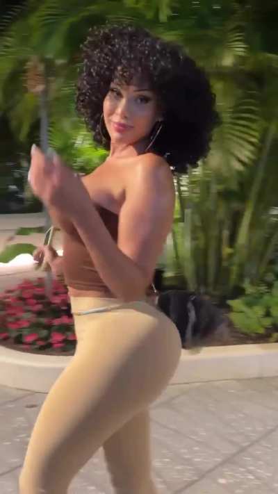 Body so crazy it don't make sense