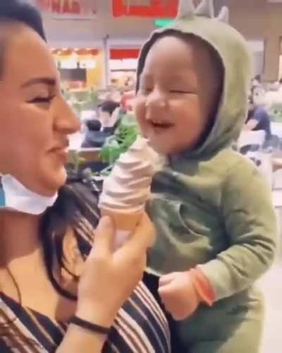 Ice cream and an infectious laugh &eth;