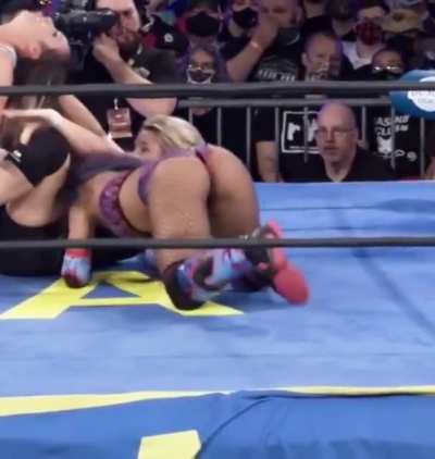 Kiera hogan