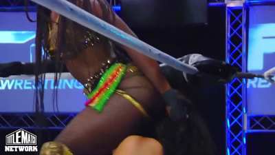 Queen Aminata Grabs Rok-C's Head to Deliver a Stinkface