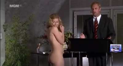 Elizabeth Shue's DAYAMN booty in "Molly" (1999)
