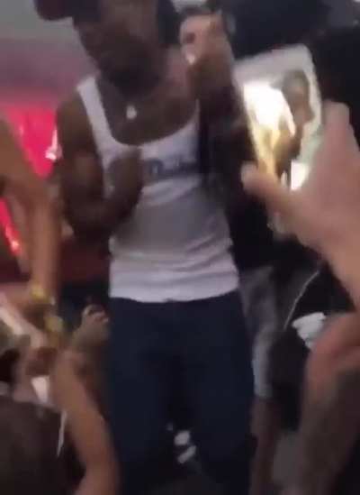 Im fucking crying bruh Uzi didn&rsquo;t want nothing to do with her 😭😭😭