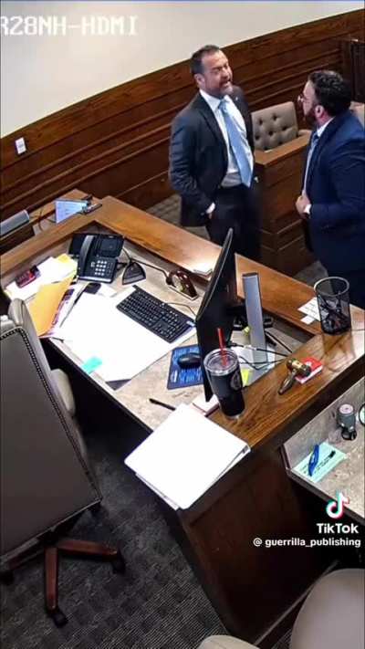 Attorney Held in Contempt After Yelling at Judge, Escalates Violently