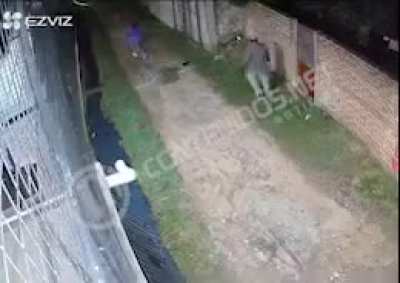 Resistencia: Delincuente intentó robar chapas de un domicilio y fue sorprendido por el histórico ex boxeador Don Chingolo