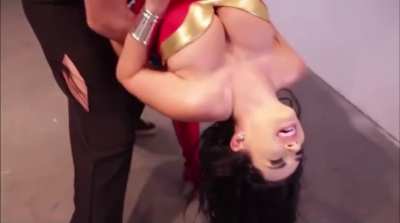 Wonder Woman pounded in a frontal Bearhug