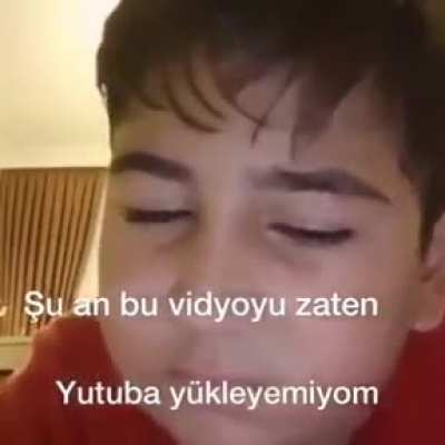 Nefes alıyordu. yamuldu laflar, dilim d&ouml;nm&uuml;yor. yaralı yollar, kimse gitmiyor