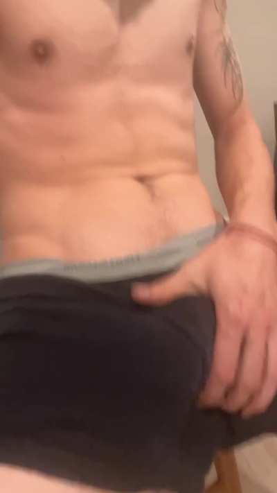 23m &amp;amp; can host 😇