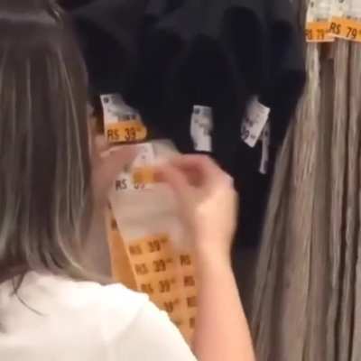 Fim de ano se aproximando e as lojas e shoppings j&aacute; est&atilde;o repletos de mercadorias incrivelmente descontadas, prontas para serem suas a pre&ccedil;os imperd&iacute;veis!