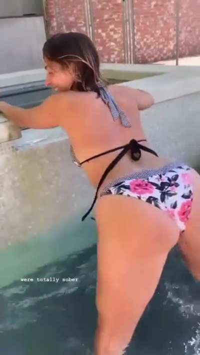 Gabbie Hanna is a fucking PAWG