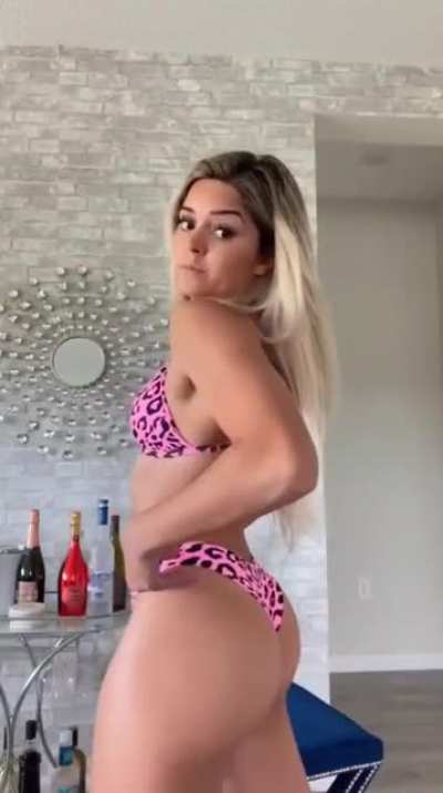 Tay Conti