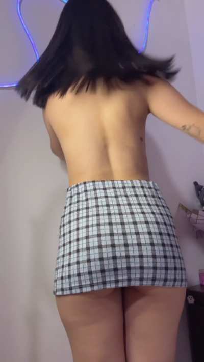 F19 what would you rate this petite dwarf body 1–10? (4'8) is it upvote worthy?