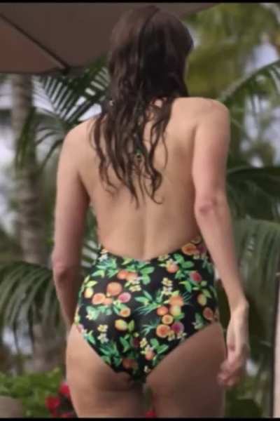 Lauren Lapkus&rsquo; ass in Wrong Missy