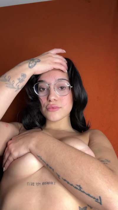 Horny as fuck sending nudes to everyone who like this