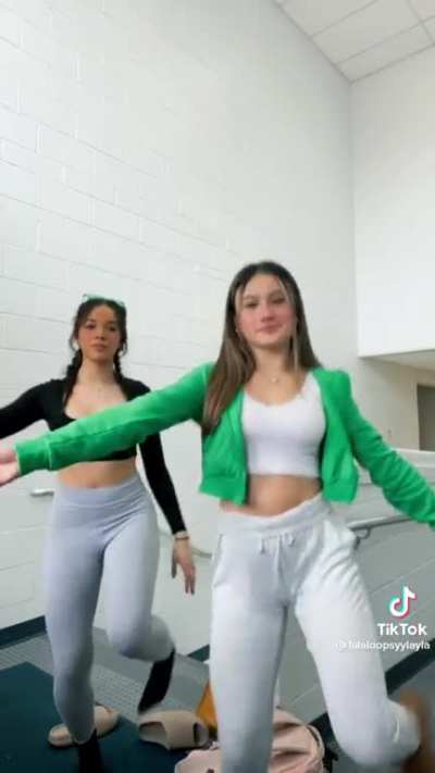 Layla and Reilly showing their asses in the same video is too good to be true &eth;