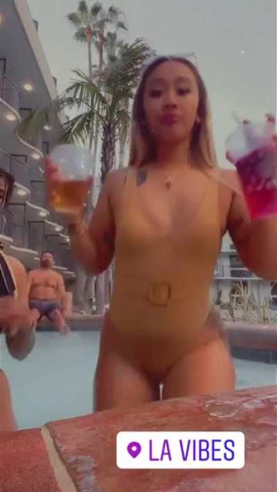 I will suck the farts out of her ass