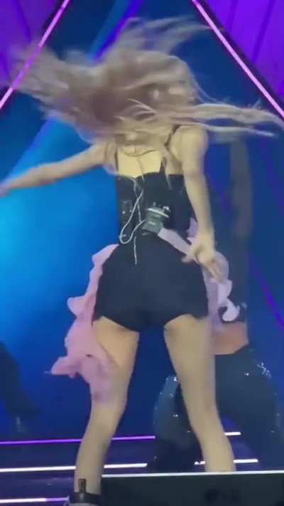 Rose's butt 🍑