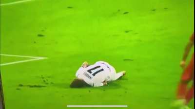 FoOtbAllEr gEts SeriOslY iNjuReD, bArelY suRvivEs
